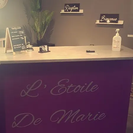 酒店 La Poterne Du Roy 3*