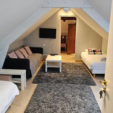 酒店 La Poterne Du Roy 3*