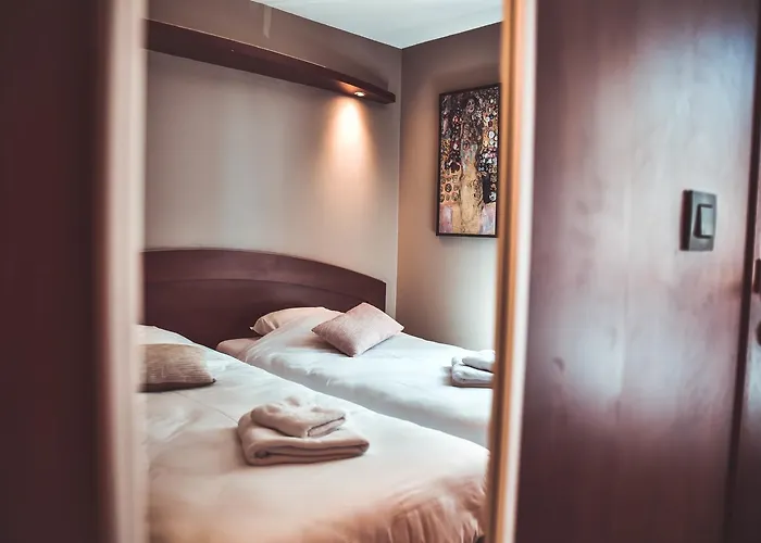 Szálloda La Poterne Du Roy